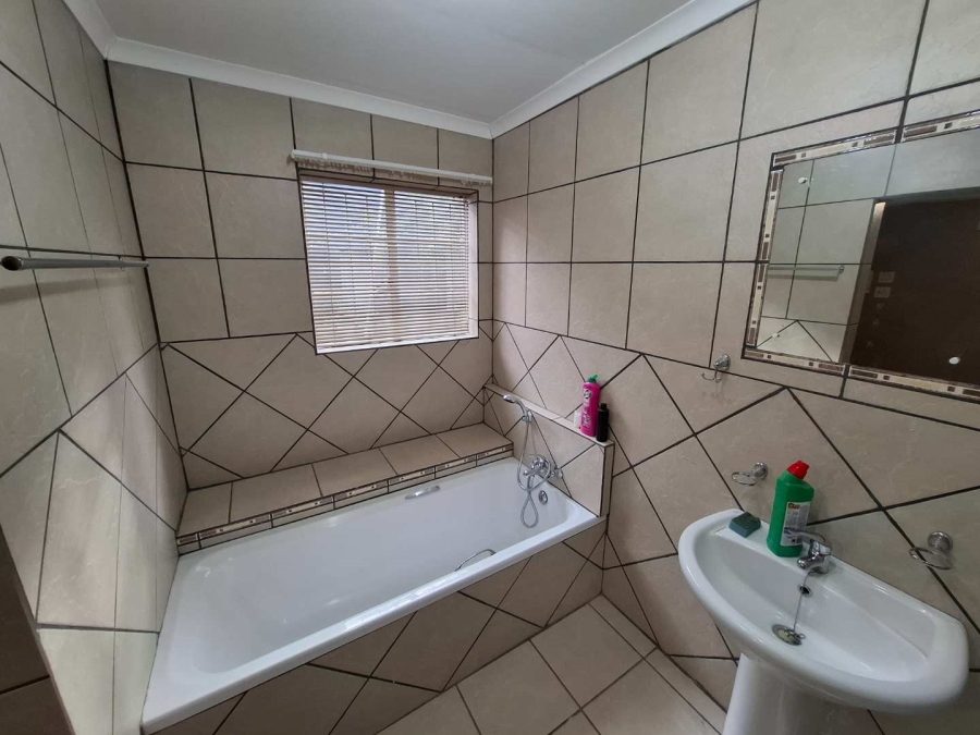 5 Bedroom Property for Sale in Upington Northern Cape